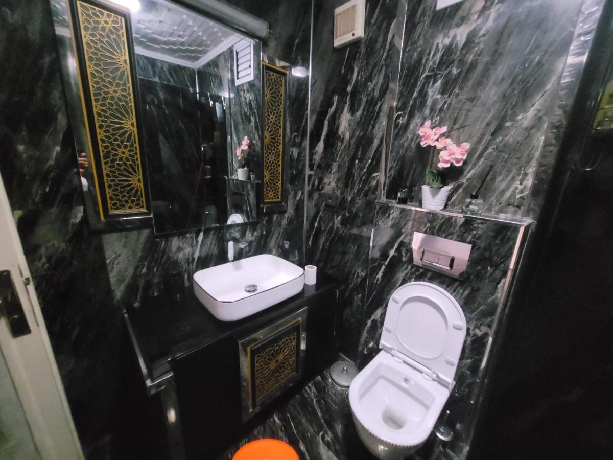 Hayat Apartman Apartamento Esmirna Exterior foto